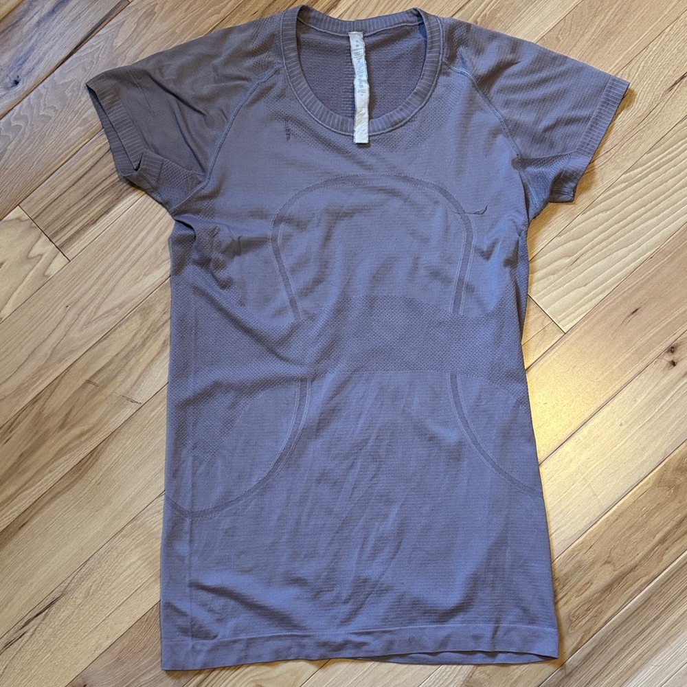 lululemon swiftly tee lilac purple